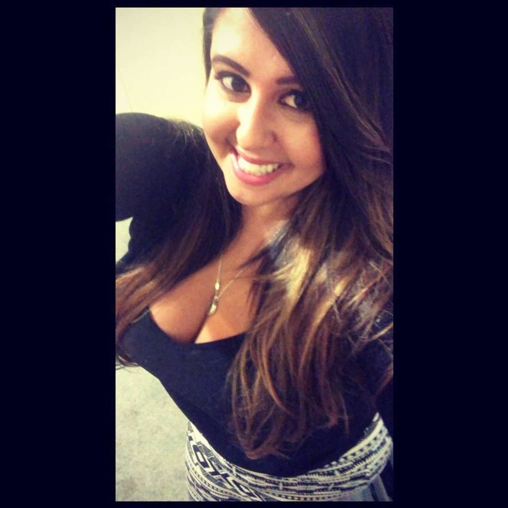 Meet your Posher, Yesenia